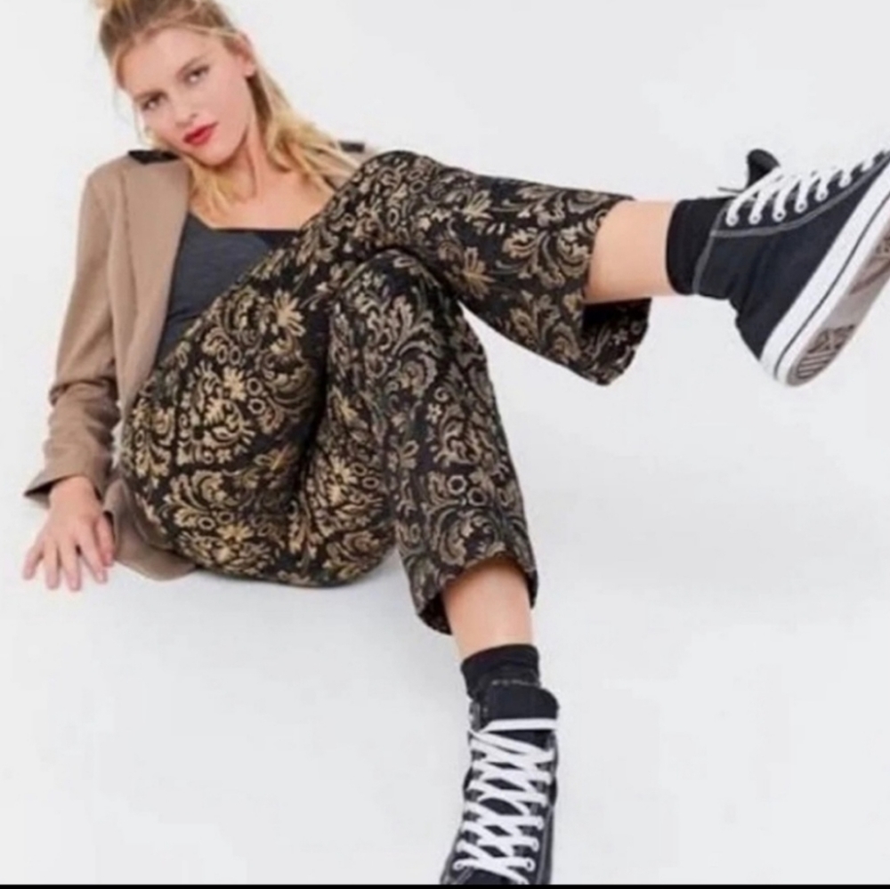 Urban Outfitters Black And Gold Brocade pants Tapestry  Cropped  Size 8